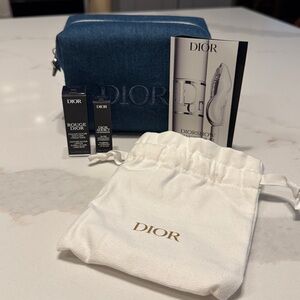 NWT Dior Beauty  Makeup Pouch & 3 Samples
